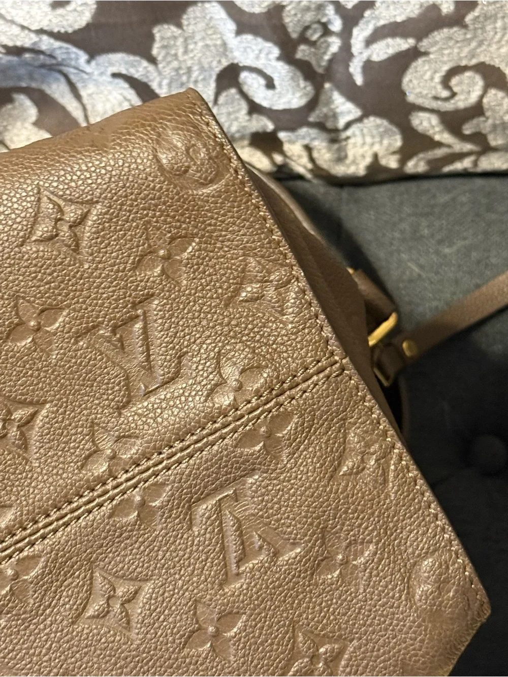 Louis Vuitton lv lumineuse